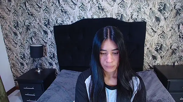 Jackiie_ - STAND UP AND TURN AROUND💜