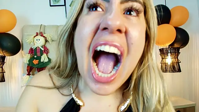 AdharaSmithh - ice inside pussy