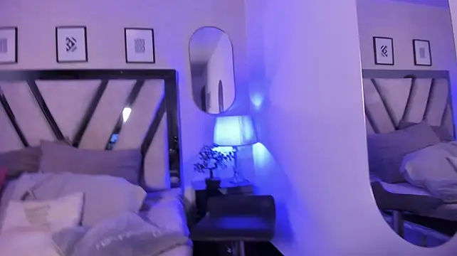 Mia-rouses - SHOW SPANK ASS 😈