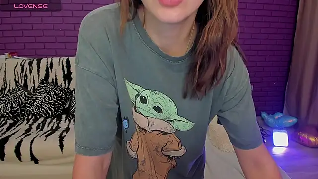 GlowMimi - Topless girl :movingboobs: