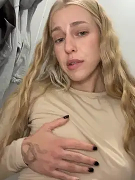 Kira_mia - sit on sink&fingering my pussy🐱