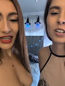 LatinaRoomies - FRENCH KISSES, NAKED AND FINGERING