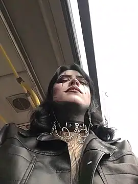 Taaylor33 - Flash tits and clips nipples