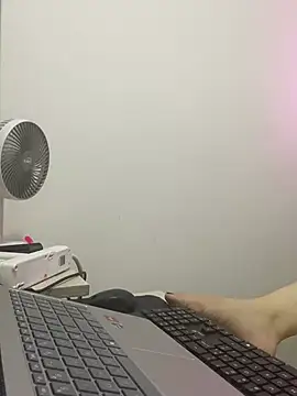 Amelia_16 - show ass + crem