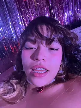 Gatalinaaa111 - Show tits