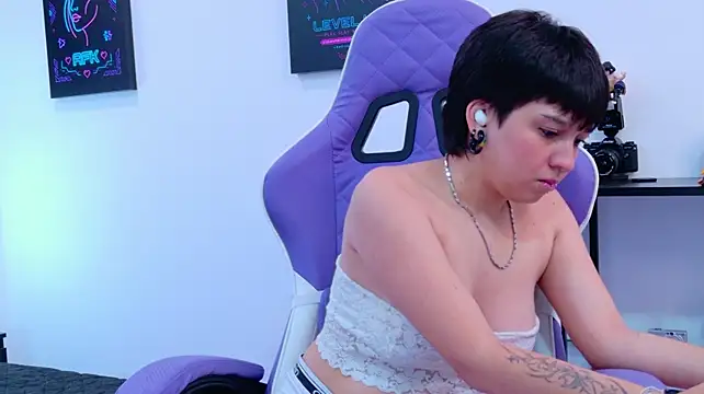 Jinxxx16 - shirt off