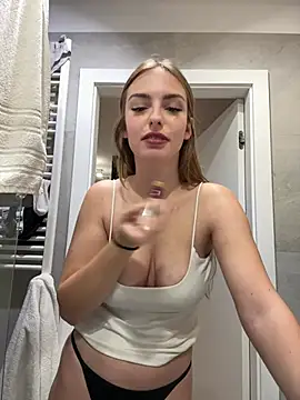 MrAndMrsSavage - Flash boobs🍒😍