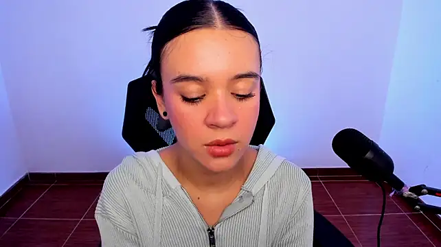 Isabellawhitmore - Flash tits