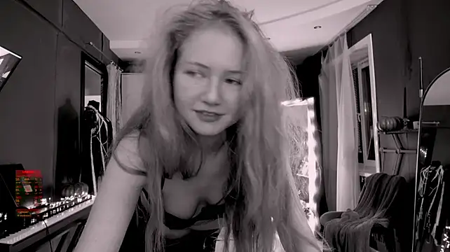 Hetaerart - Clamps Chain: nipples + pussy