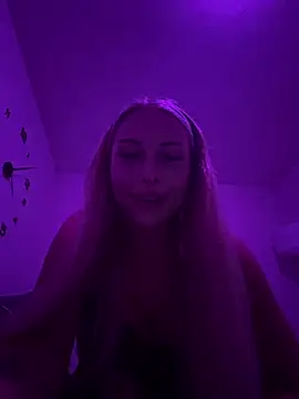 SarahWildy - Squezze my boobs💦