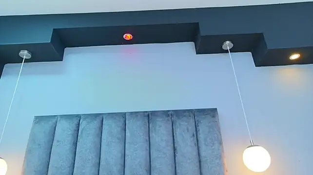 MiiaHot - 🔥WATCH MY TITS BOUNCE FOR 5 JUMPS🔥