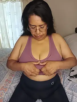 Emilif_ - squeeze tits 🍒