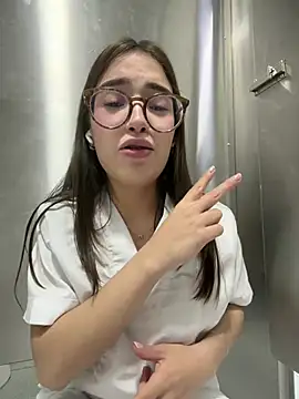 Sweet_Milaa1 - BLOW JOB + SALIVA IN THE BATHROOM