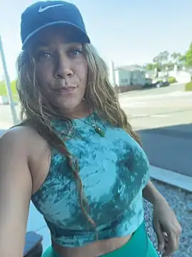 Bigbuttbrooklynn - FINGER MY PUSSY IN PUBLIC @ GOAL