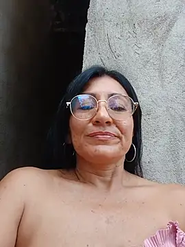 Maturexxxnaughty - I masturbate in front of a stranger