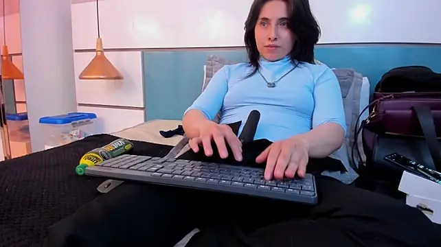 Ashkoreh - show tits + link nipples