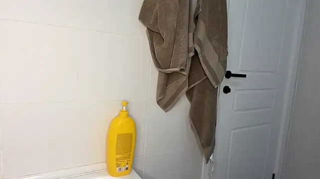 Barbie_Aria - add water in my boobs