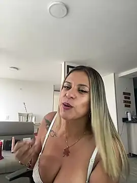 _Maraa - succhiare tette