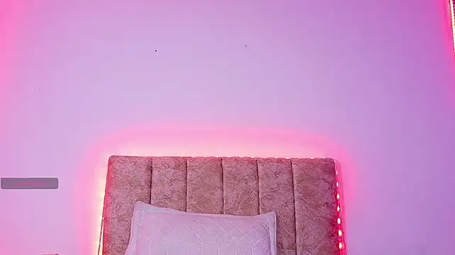 Ava_Raye - erotic dance with oil