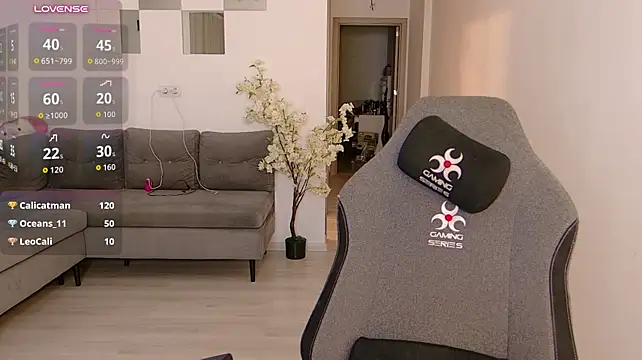 LovelyBianca - DILDO IN PUSSY 😈💦