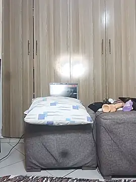 Chocolate_sunshine - vibrator on clit
