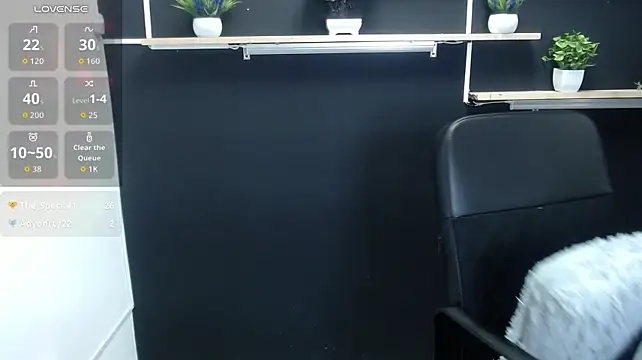 Lauryn_Jones - SHOW MY TITS