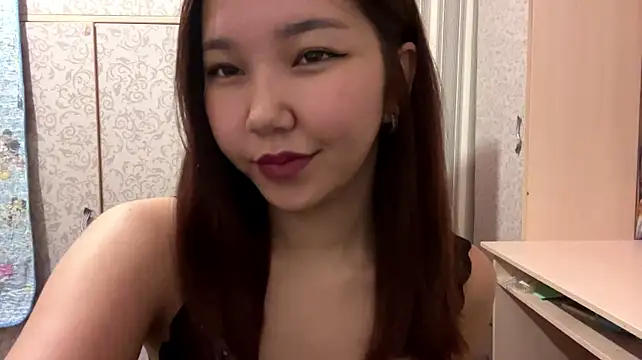 AnnettWinfrey - 10 sexy jumps for my chest