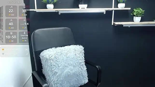 Lauryn_Jones - SHOW MY TITS