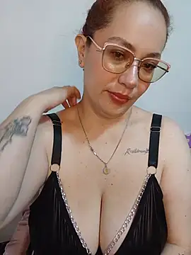 Ashley_Monroe - Get naked
