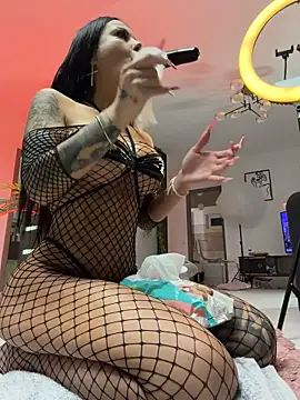 NaomyFlame - Make rain 💦 video for last tip