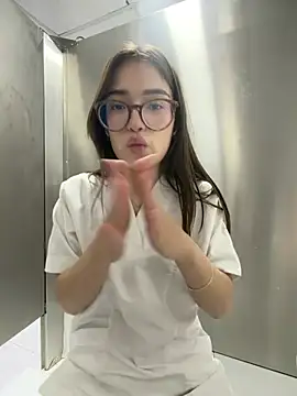 Sweet_Milaa1 - BLOW JOB + SALIVA IN THE BATHROOM