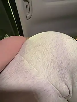 Elsawhere - slide my pants down & SHOW PANTIES ! 🤯