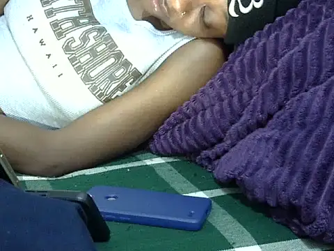 SweetTemptationKE - ridedildo and squirt