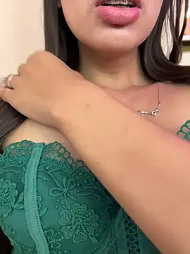 AliciaRoux - Creamy DRIP fingering
