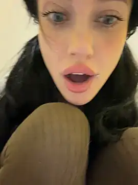 Melissa_crazy - make this pussy spread over you 💦