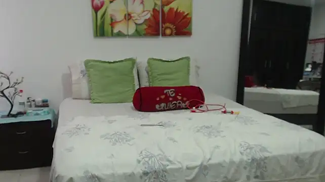 BombasticASSXXX - Ride on my bed