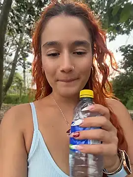 Isabella_ferrer99 - Remove skirt show ass