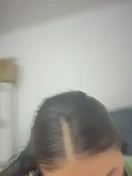 Zharaaa18 - It's fingers on my exposed pussy.🌸🤭