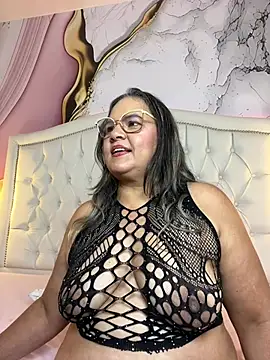 Lucy_Milf_474 - FINGER IN THE ASS STYLO DOGGY