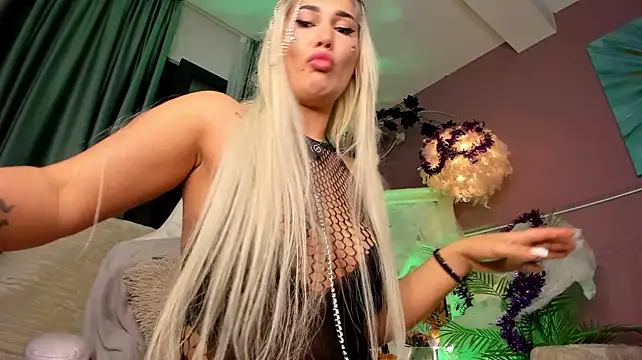 BettyVelvet - Blowjob on DILDO