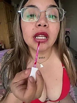 Lindalatina2001 - CHUPADITA DE DILDO