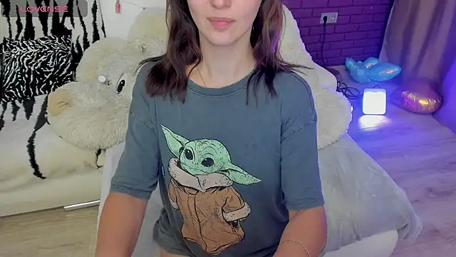 GlowMimi - Topless girl :movingboobs:
