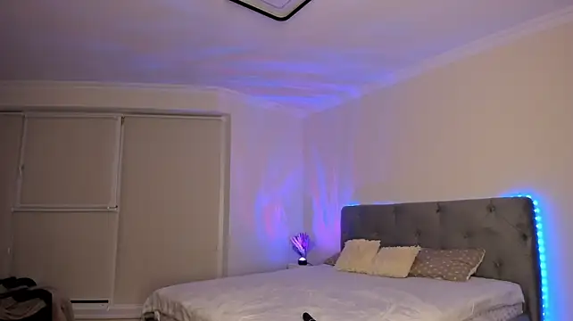BellaStarr_ - make my legs shakes for you <3