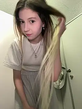 Nancy_chancy - so so so risky walk w naked boobs