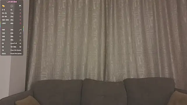 EnricaElis - doggy on chair + last tip toy control 2m