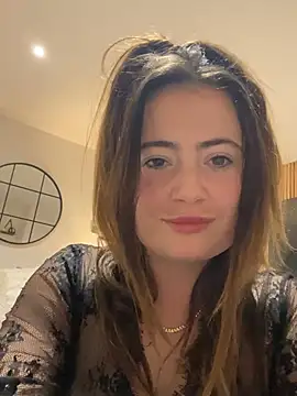 Brunette_Milf_MayaX - Make a poorly girl smile 💕😻