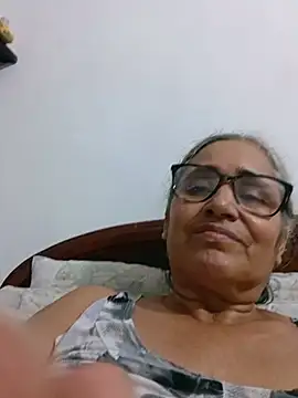 _candi - Aceite en las tetas