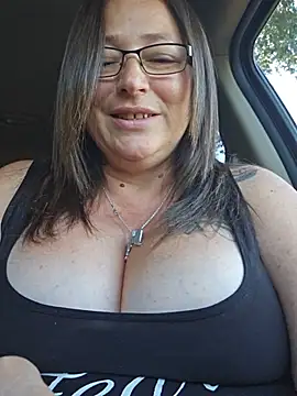 Angelbaby1998 - let ur tits hang out angel