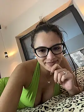 EwaLeee - Make me squirt like a fountain 💦💦