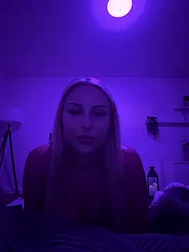 SarahWildy - Squezze my boobs💦